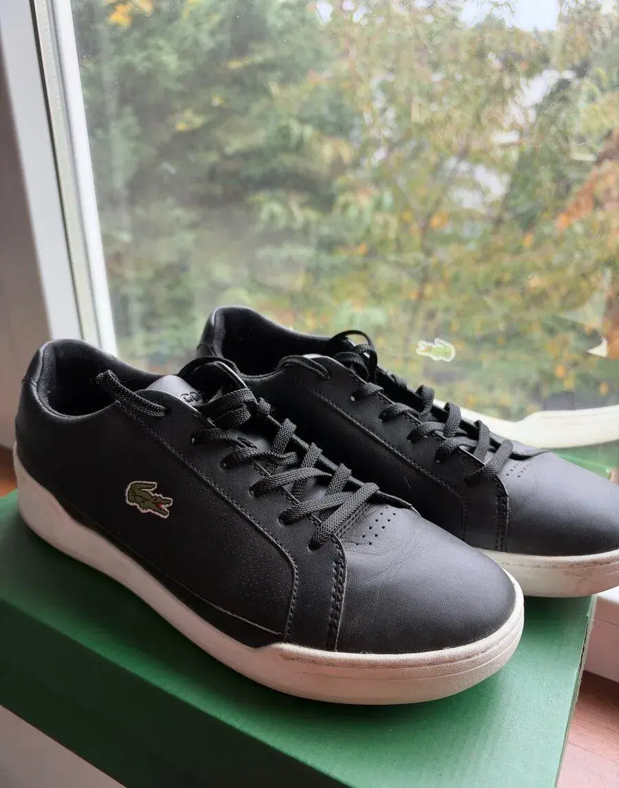 Elegantne kozene Lacoste tenisky