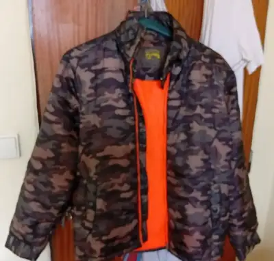 Bundy značkové pánske oblečenie. Bundy 3kusy.