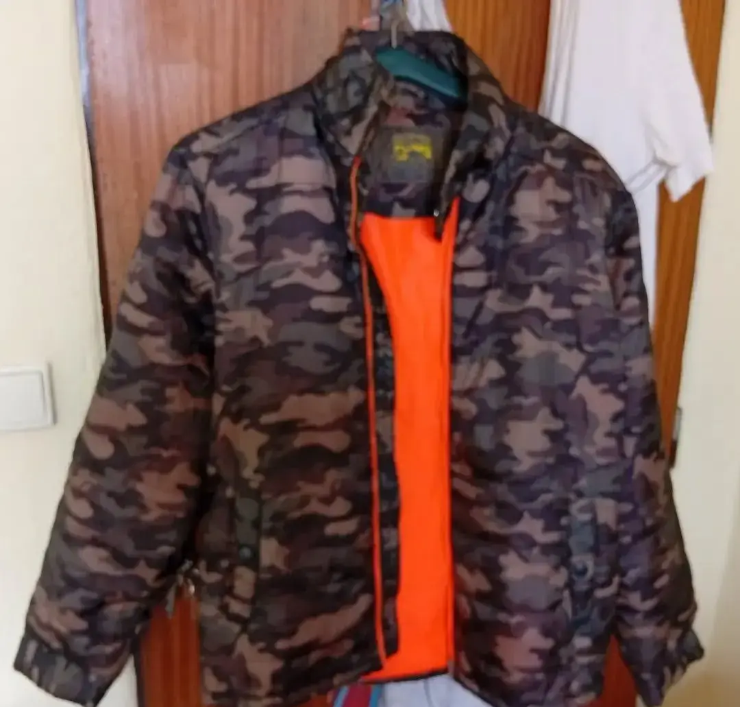 Bundy značkové pánske oblečenie. Bundy 3kusy.