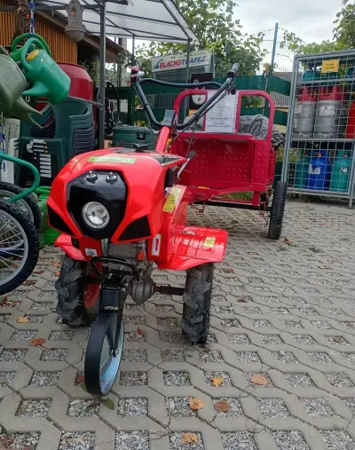 Malotraktor PG64907 +vlečka + príslušenstvo