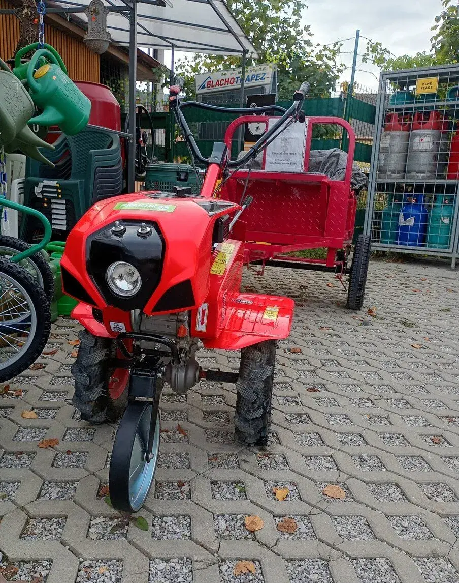 Malotraktor PG64907 +vlečka + príslušenstvo