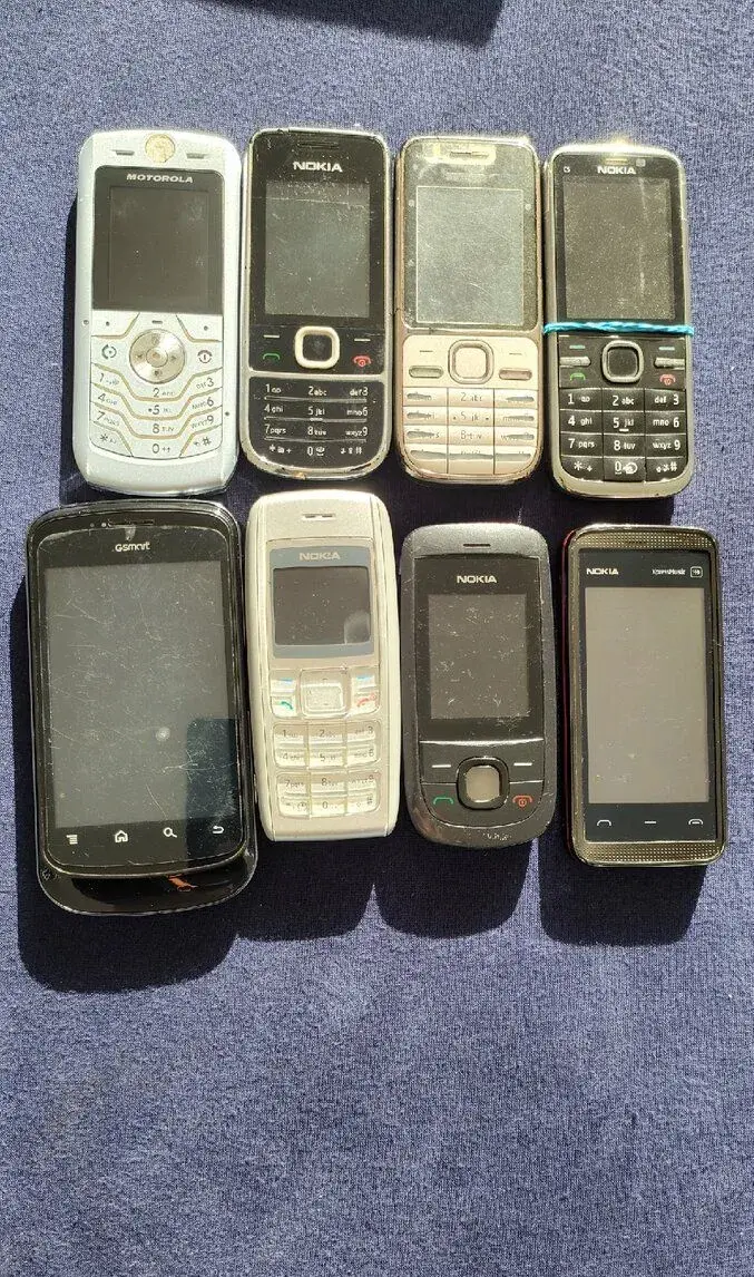 Staré tlačitkove mobili
