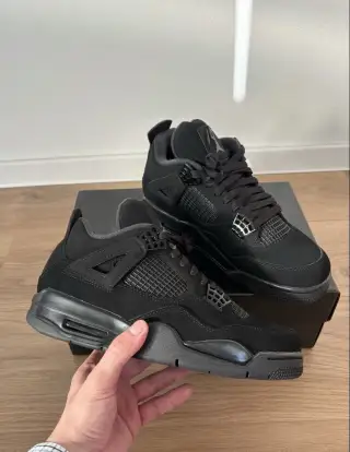 Air Jordan 4 Retro Black Cat | EU 42 |