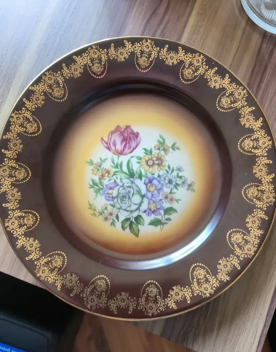 staré porcelánové taniere MZ a THUN