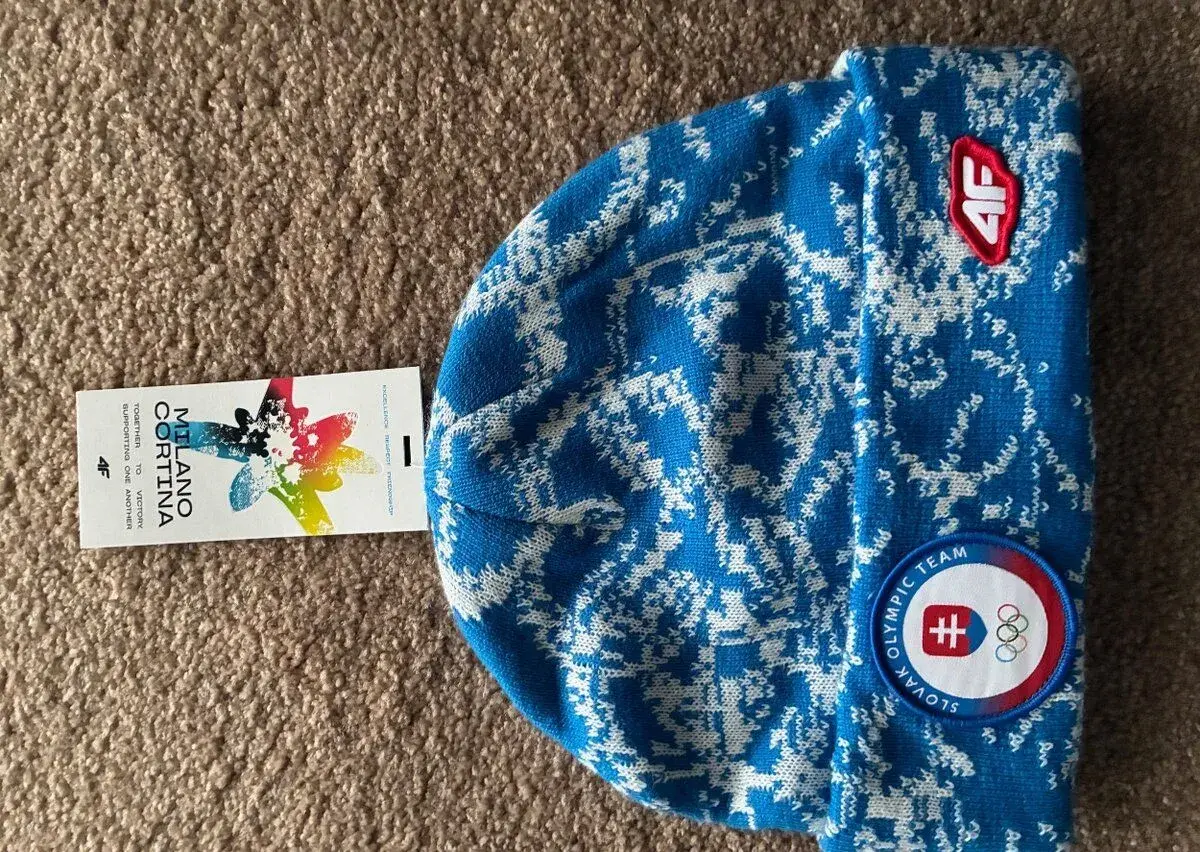 Čiapka zo sady olympijského oblečenia MILANO CORTINA