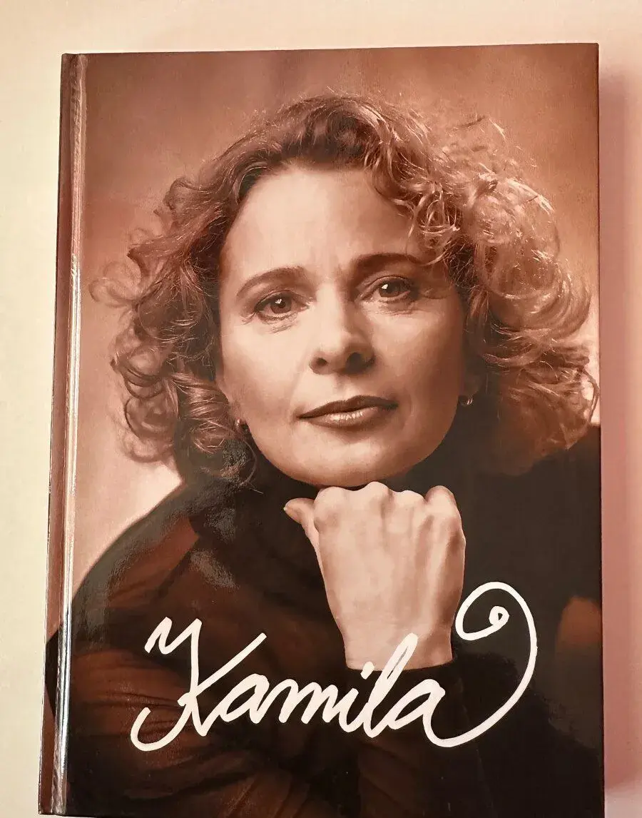 Kamila Magálová kniha