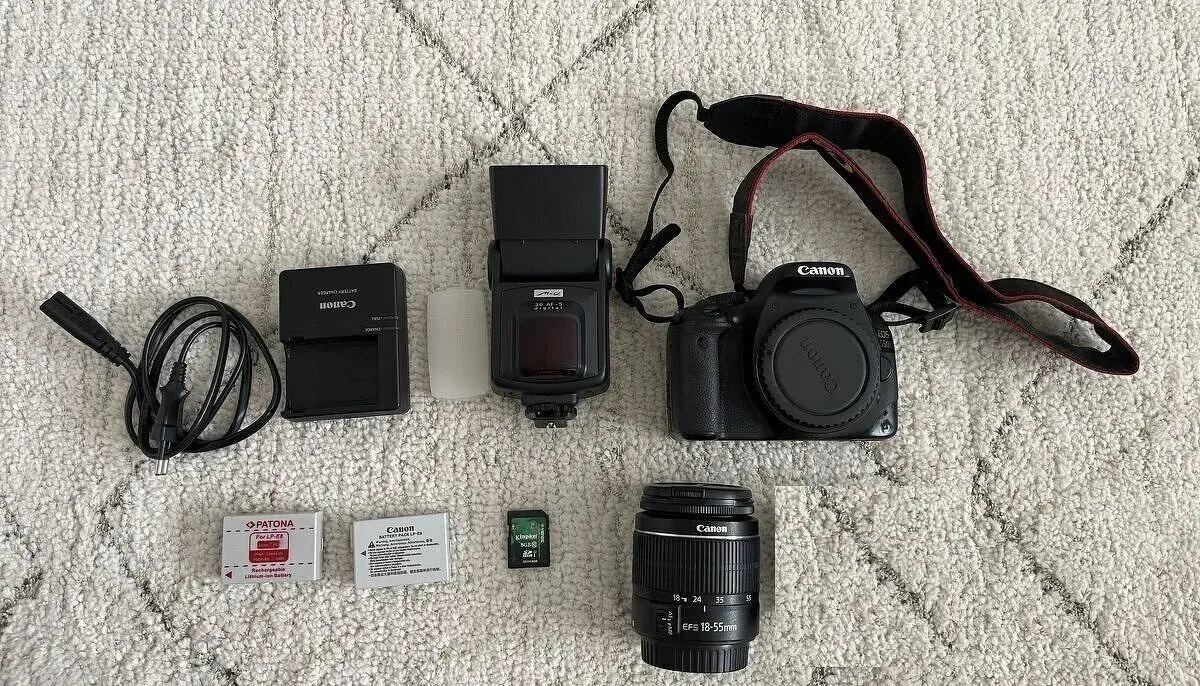 Canon EOS 550D + príslušenstvo
