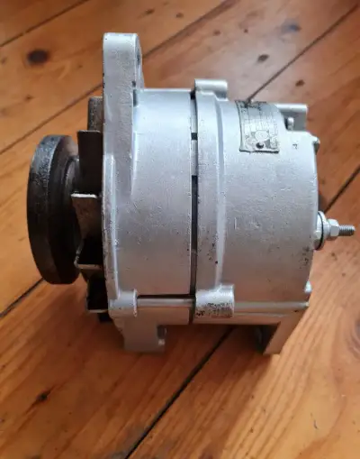 Alternátor LKT 28V 24A, zetor