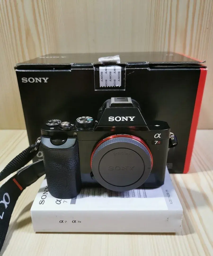 Digitálny fotoaparát - Sony Alpha A7R - AKO NOVÝ - 36,4 Mpx