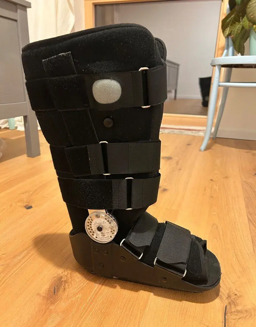 Ortéza Walker s nastaviteľným rozsahom/fixáciou, veľk. M