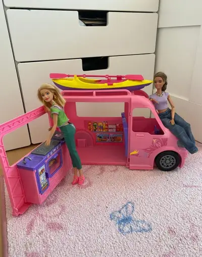 Ružové auto s loďou pre bábiky