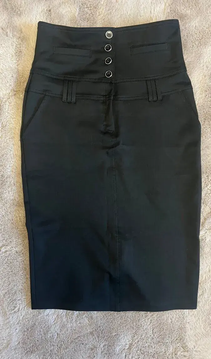 Elegantná sukňa s vysokým pásom