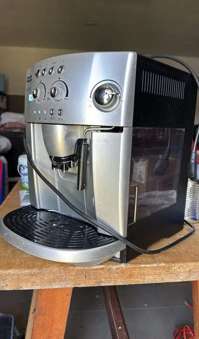 Kávovar DeLonghi Magnifica