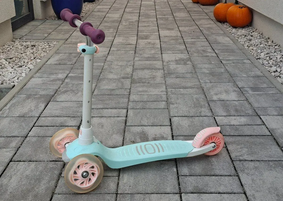 Detská kolobežka Decathlon Oxelo B1 500 (svietiaca)