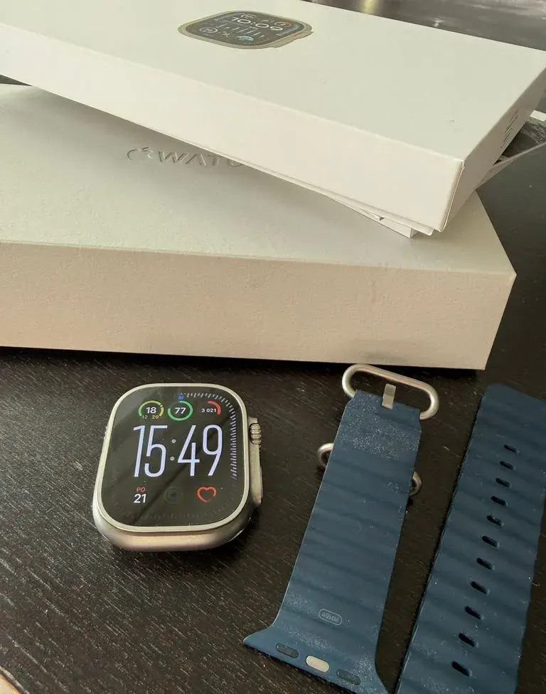 Apple Watch Ultra 2 49mm titán, batéria 88%, komplet