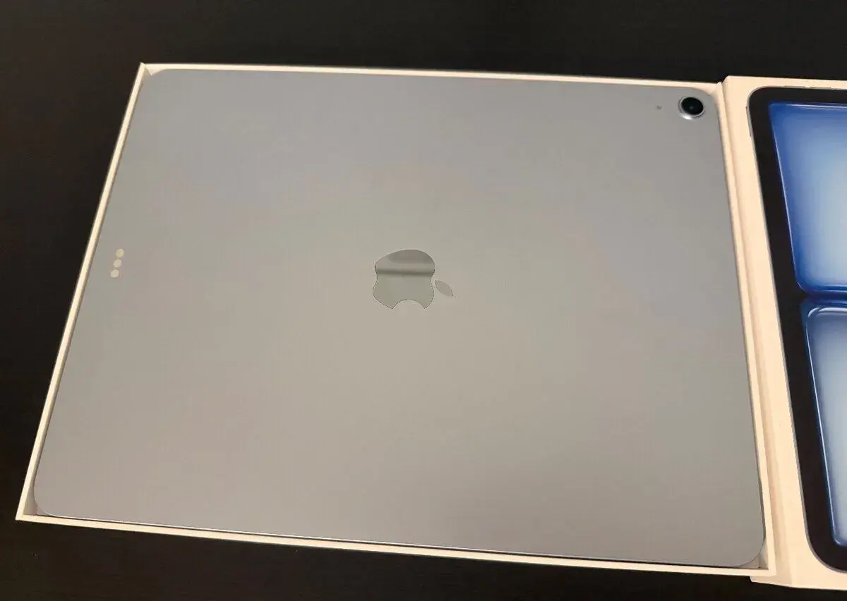 iPad Air 13" M3 256gb modrý