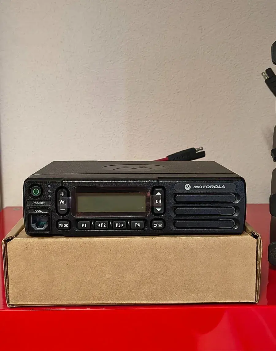 Vysielačky Motorola VHF do auta