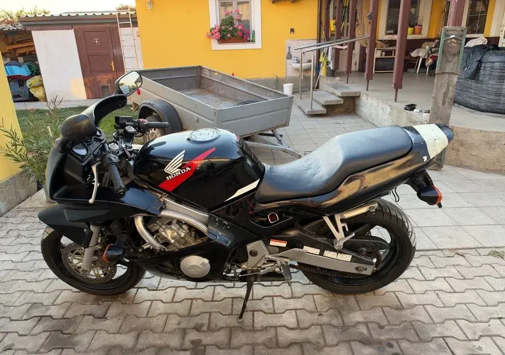 Honda CBR 600 F3 (72 kW) – Nová STK do 2030 / Po servise / M