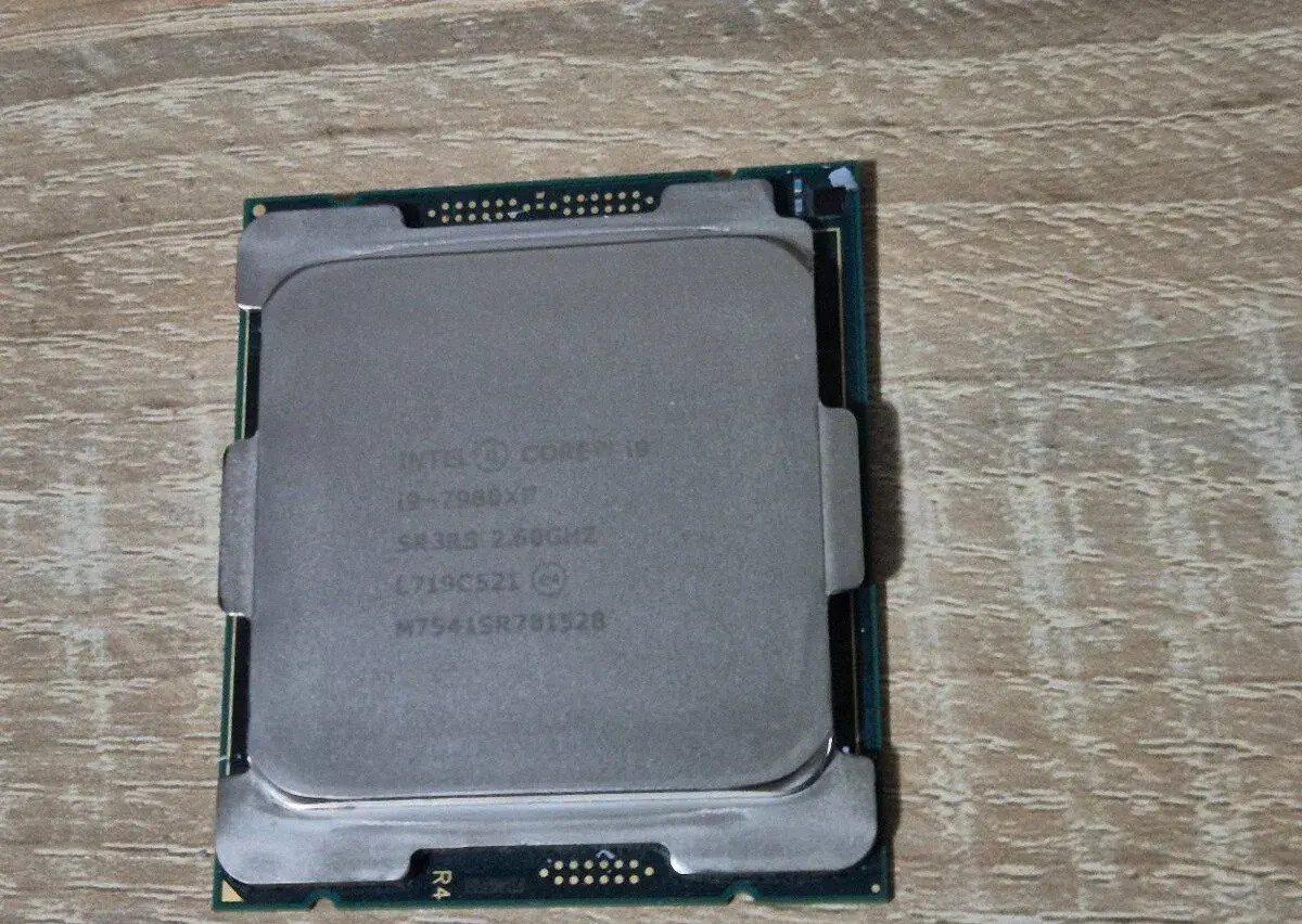 Intel Core i9 7980XE
