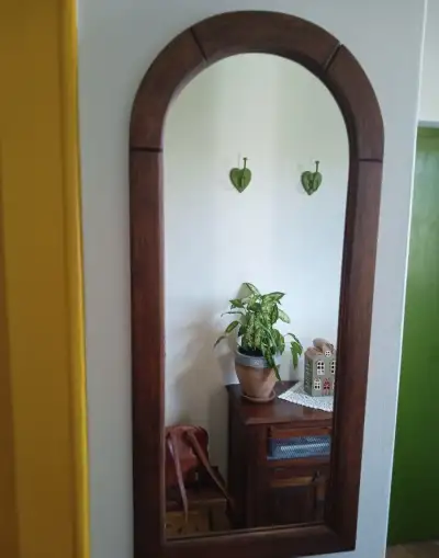 Zrkadlo na stenu