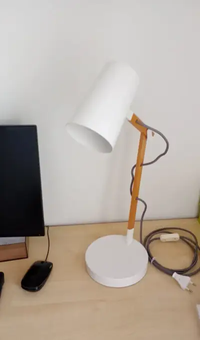 Stolná lampa