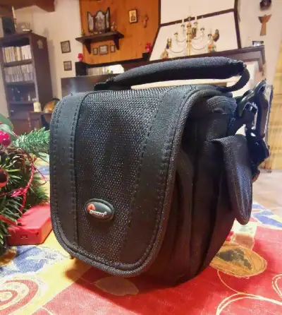 Fototaška Lowepro Edit 100 nová