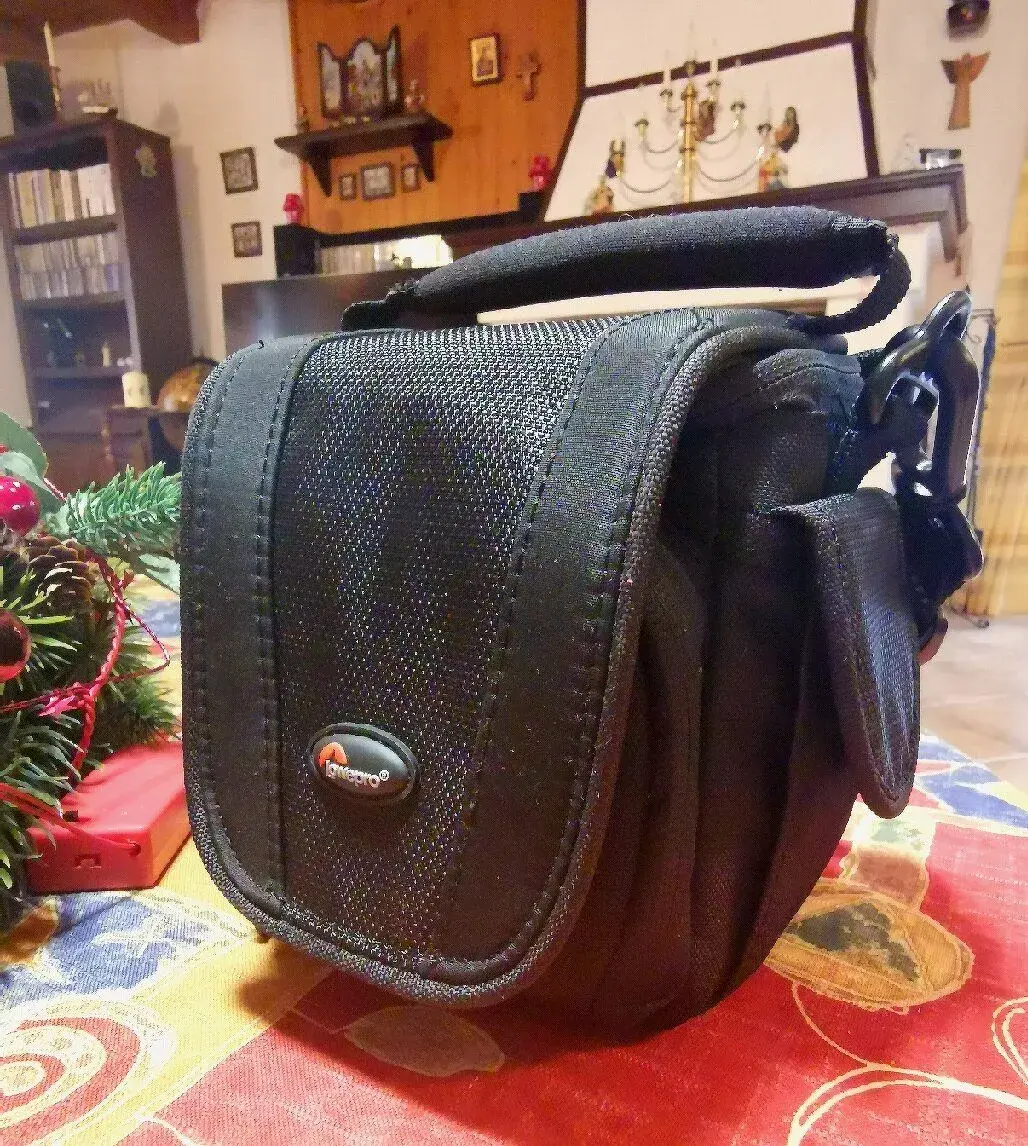 Fototaška Lowepro Edit 100 nová