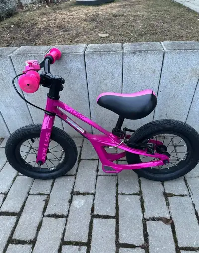 Kellys Kira Race odrážadlo