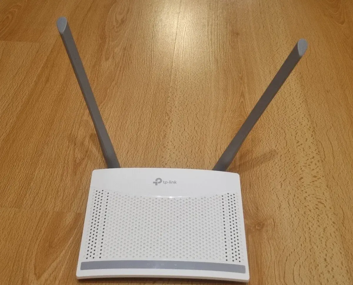 Wi-Fi router TP-Link TL-WR820N