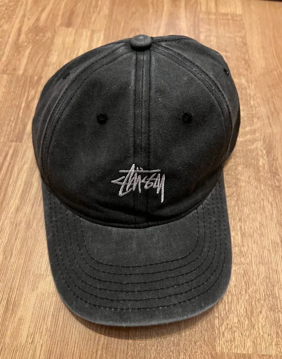 Stüssy šiltovka