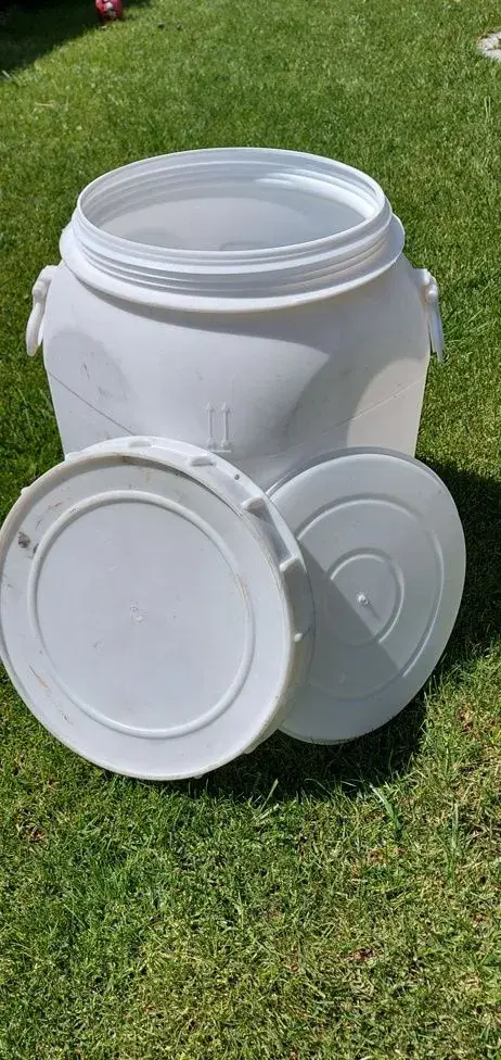 PLASTOVE SUDY 53L NA KVAS