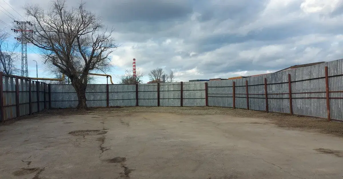 Pozemok na prenájom - 705 m2 - na skladovanie - v južnej čas
