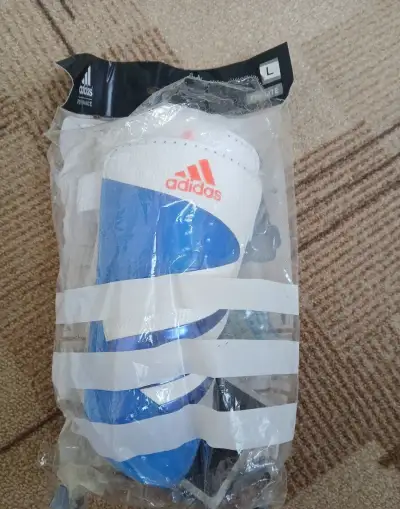 Futbalové chrániče zn. Adidas