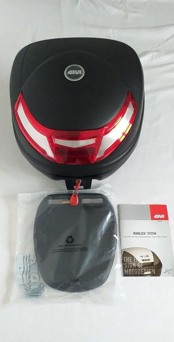 Zadny kufor Givi