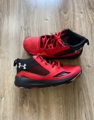 Tenisky Under Armour veľ.42