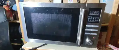 Mikrovlnka Sharp