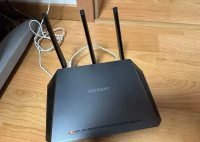 Netgear R7000 (AC1900)