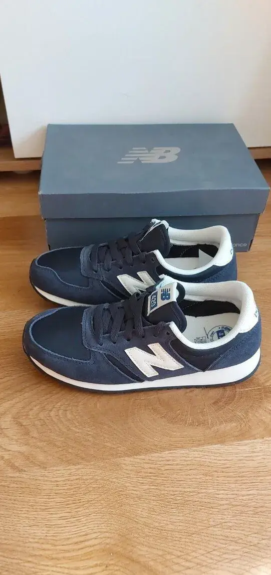 Tmavomodré tenisky New Balance 36 / Nové