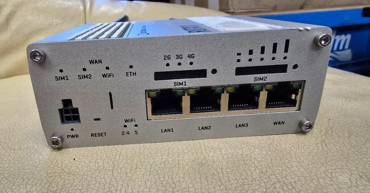 Teltonika RUTX11 – priemyselný 4G LTE Cat 6 router