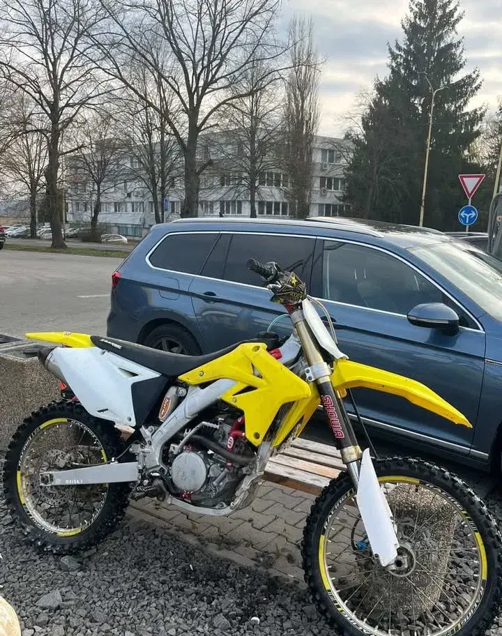 Suzuki RMZ250 2009