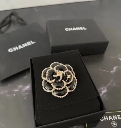Brošňa Chanel - novinka