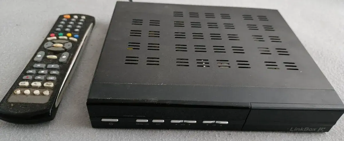 Satelitný prijímač Linkbox rew2+parabola+ držiak