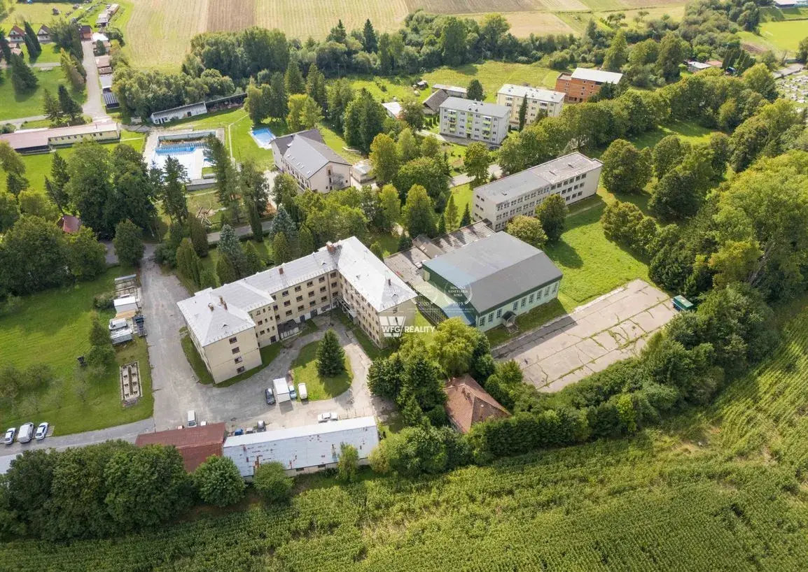 Na predaj bývalý areál školy - Mošovce