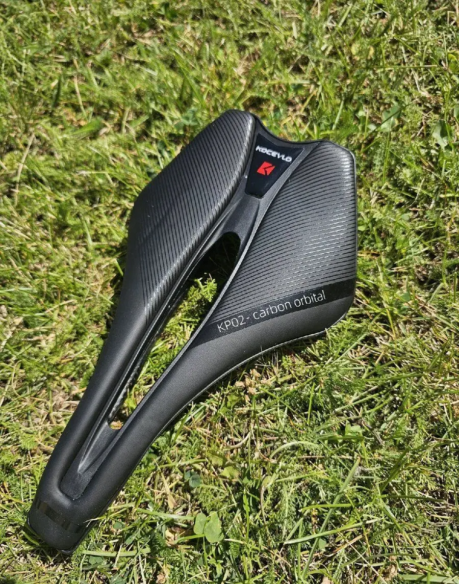 Carbonove sedlo na bicykel