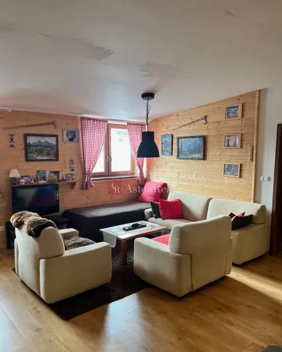 Exkluzívne Na predaj 2 izb. apartmán s krbom v AD Panoráma