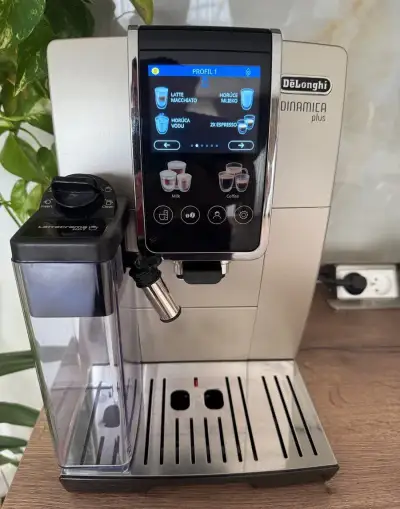 kávovar delonghi Dinamica plus.
