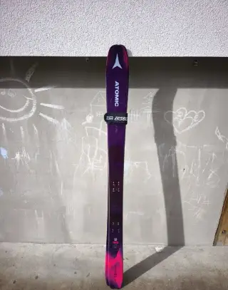 Skialpové lyže Atomic Backland 85+Pásy