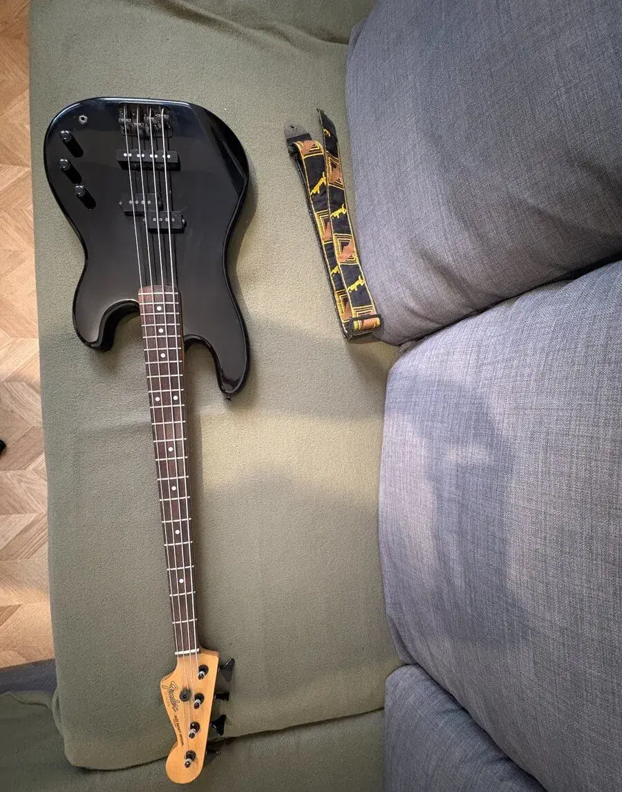 Basgitaru Fender Jazz bass - Made in Japan