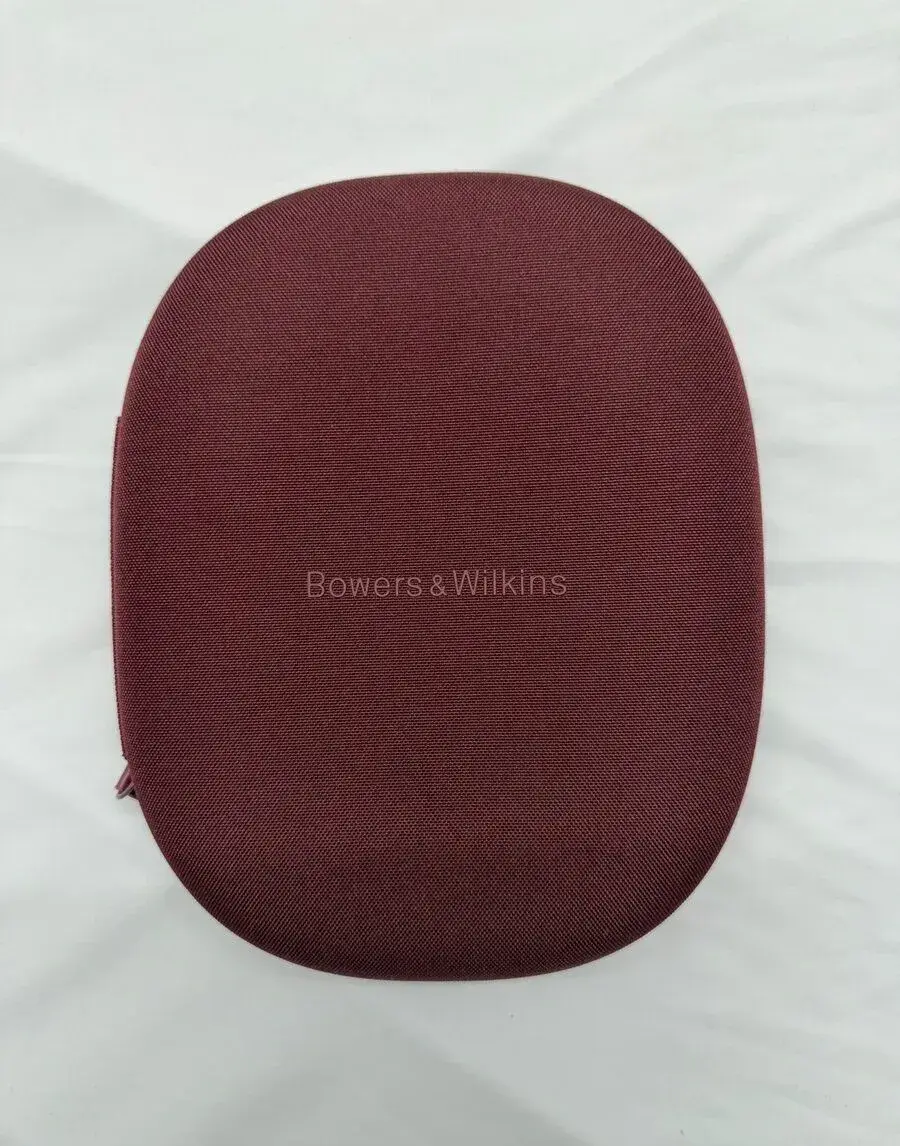 Bowers & Wilkins Px8 – Burgundy
