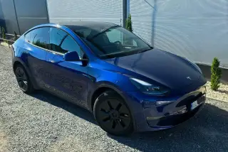 Tesla Model – 192 000 km